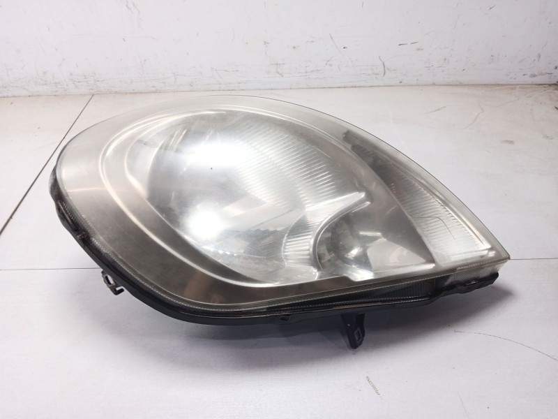 Recambio de faro izquierdo para nissan primastar furgoneta (x83) 2.0 dci 115 referencia OEM IAM 8200701354  93859829