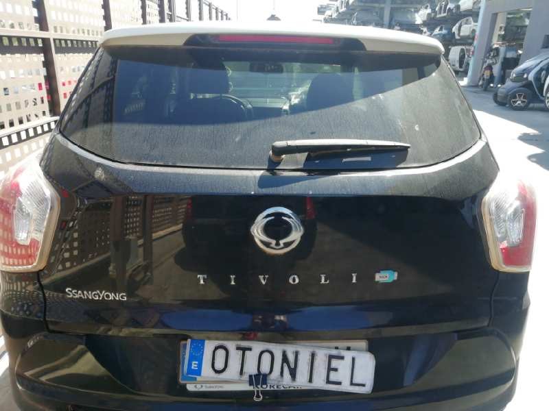 Recambio de porton trasero para ssangyong tivoli limited 4x2 referencia OEM IAM   