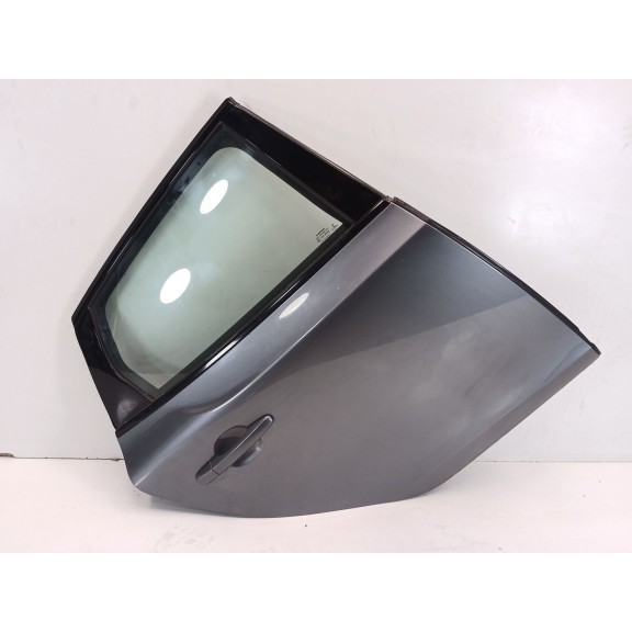 Recambio de puerta trasera derecha para volvo v40 hatchback (525) d2 referencia OEM IAM 32351000  