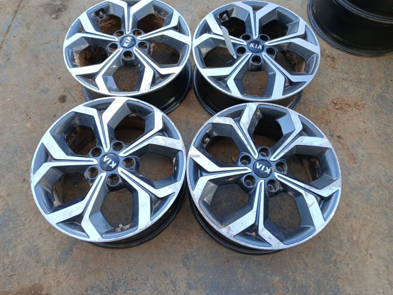 Recambio de juego llantas para kia ceed (cd) 1.6 crdi 136 referencia OEM IAM 17 pulgadas  