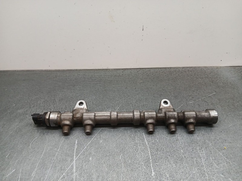 Recambio de rampa inyectora para fiat fiorino 1.3 16v m-jet cat referencia OEM IAM 55272136  0445214364
