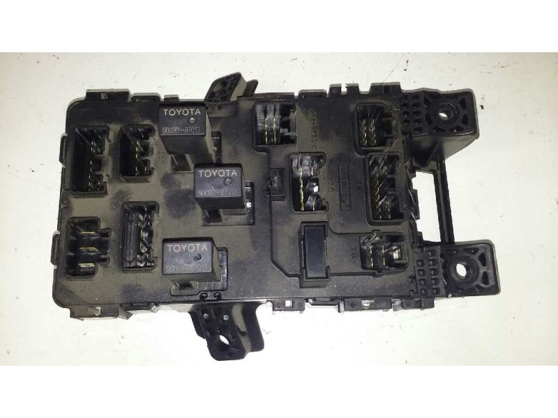 Recambio de caja reles / fusibles para toyota avensis berlina (t 22) 1.6 luna (4-ptas.) referencia OEM IAM 8273005020  