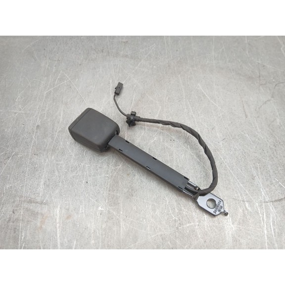 Recambio de enganche cinturon para volkswagen tiguan referencia OEM IAM 5NA857755  