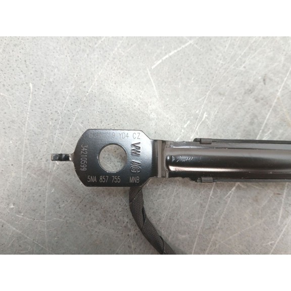 Recambio de enganche cinturon para volkswagen tiguan referencia OEM IAM 5NA857755  