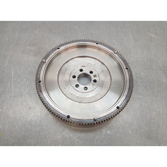 Recambio de volante motor para volkswagen golf iv (1j1) 1.9 tdi referencia OEM IAM 04B105269  