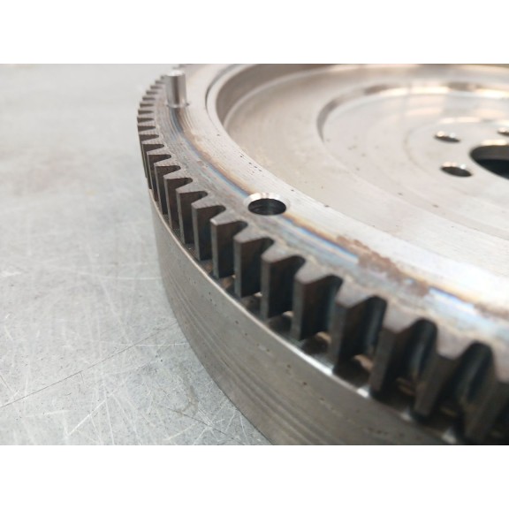 Recambio de volante motor para volkswagen golf iv (1j1) 1.9 tdi referencia OEM IAM 04B105269  