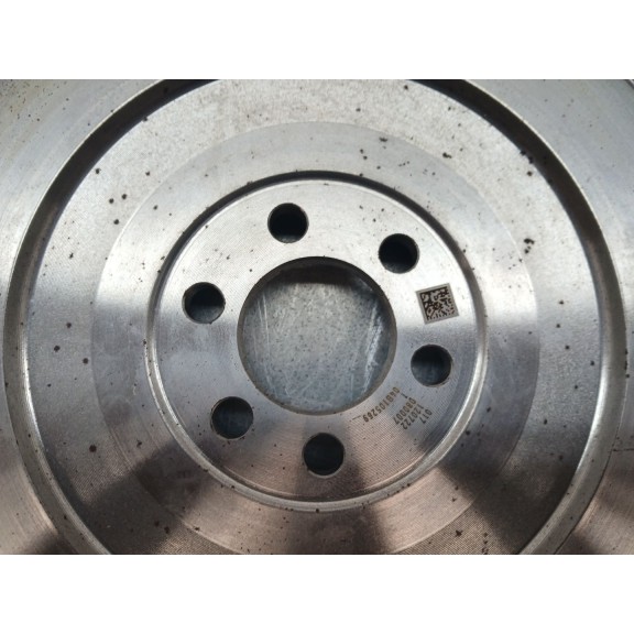 Recambio de volante motor para volkswagen golf iv (1j1) 1.9 tdi referencia OEM IAM 04B105269  