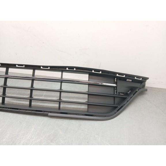 Recambio de rejilla paragolpes delantero para volkswagen golf vii sportsvan 1.0 tsi referencia OEM IAM 510853677H  