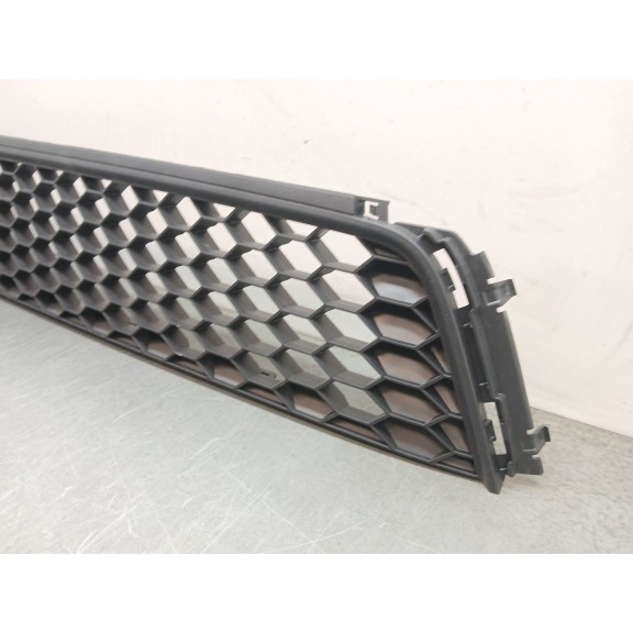 Recambio de rejilla delantera para volkswagen polo (6r1) advance referencia OEM IAM 6R0853677C  