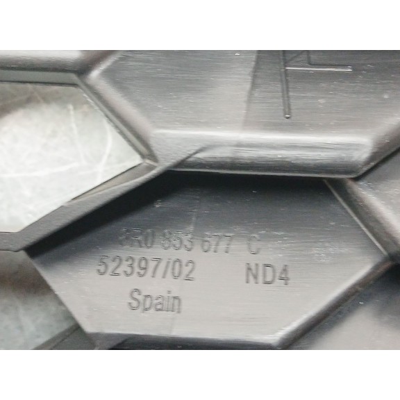 Recambio de rejilla delantera para volkswagen polo (6r1) advance referencia OEM IAM 6R0853677C  