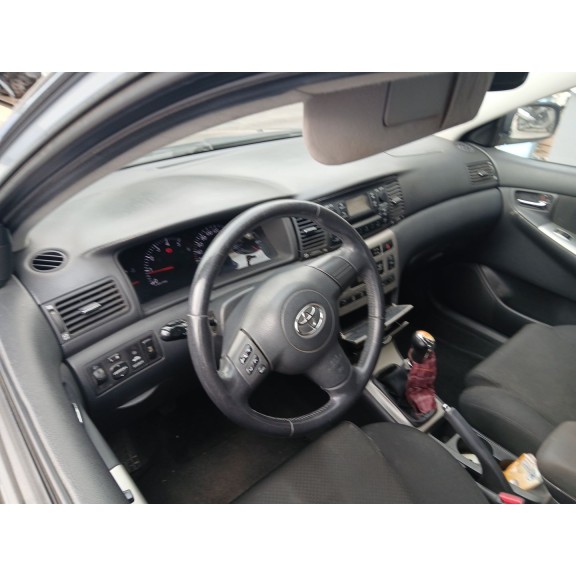 toyota corolla (_e12_) del año 2004