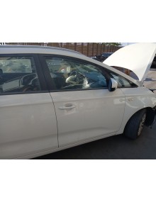 Recambio de puerta delantera derecha para kia carens iv 1.7 crdi referencia OEM IAM   