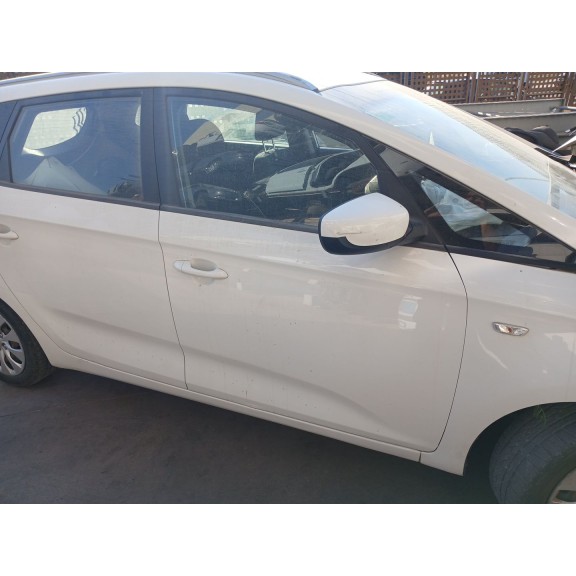 Recambio de puerta delantera derecha para kia carens iv 1.7 crdi referencia OEM IAM   