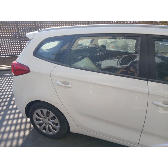 Recambio de puerta trasera derecha para kia carens iv 1.7 crdi referencia OEM IAM   