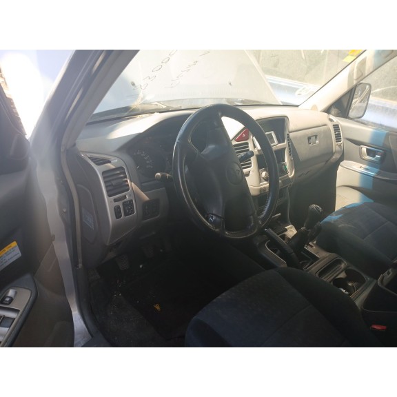 mitsubishi montero iii canvas top (v6_w, v7_w) del año 2001