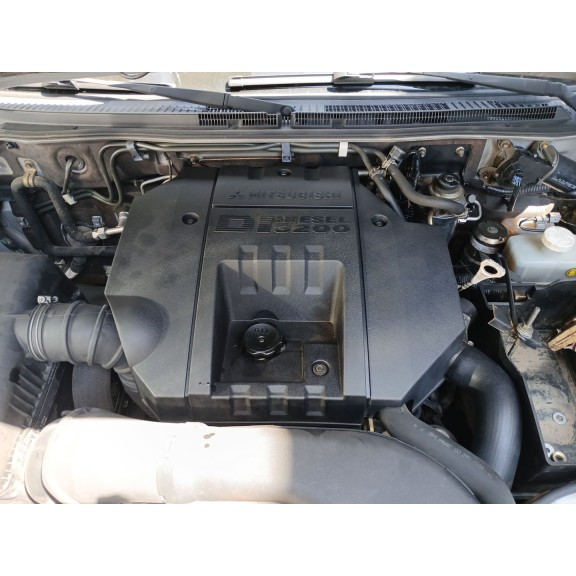 mitsubishi montero iii canvas top (v6_w, v7_w) del año 2001