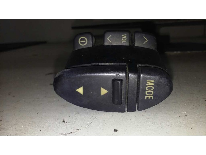 Recambio de mando volante para toyota avensis berlina (t 22) 1.6 luna (4-ptas.) referencia OEM IAM 8623020010  