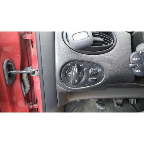 ford focus berlina (cak) del año 2002