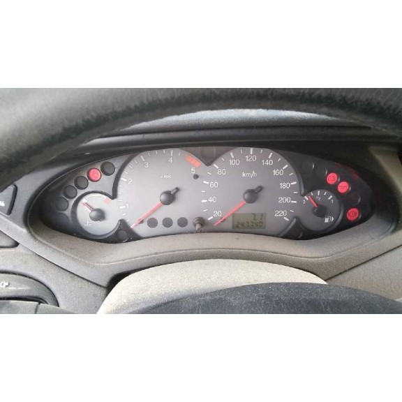 ford focus berlina (cak) del año 2002