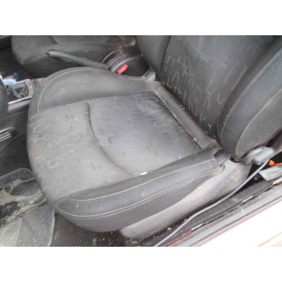 peugeot 206 berlina del año 2001