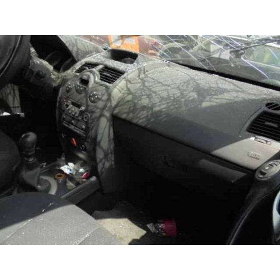 renault megane ii classic berlina del año 2004