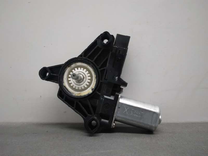 Recambio de motor elevalunas trasero izquierdo para volvo v40 kinetic referencia OEM IAM A2469063100 6 PINES 968740101