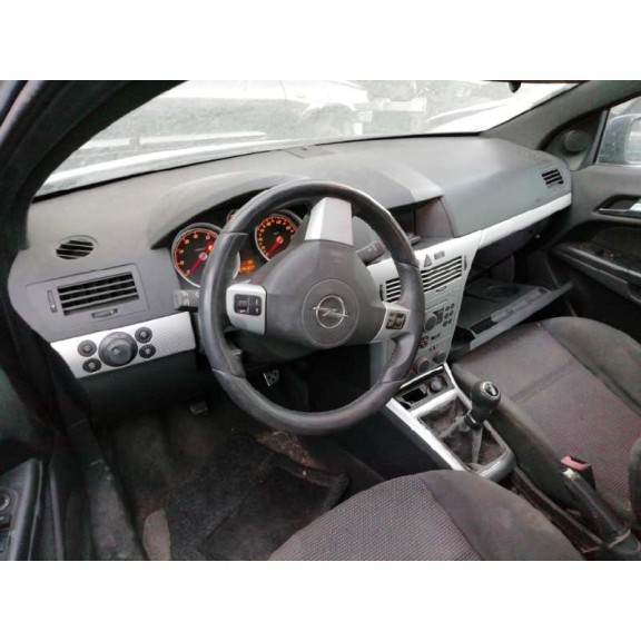 opel astra gtc del año 2005