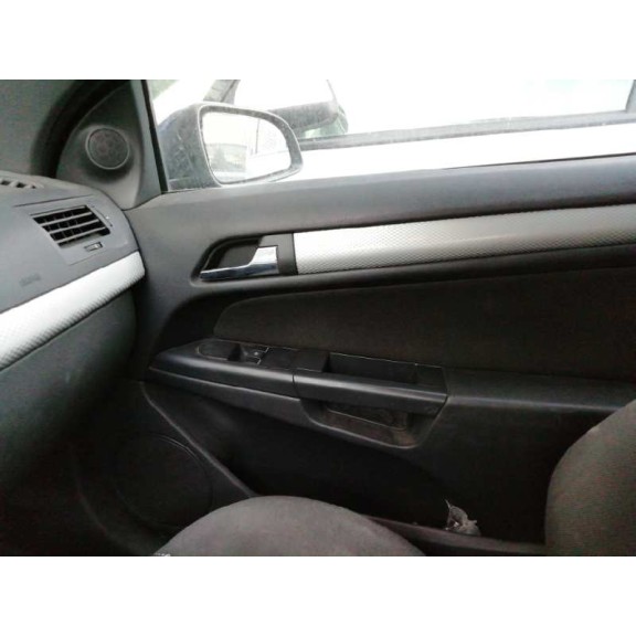 opel astra gtc del año 2005