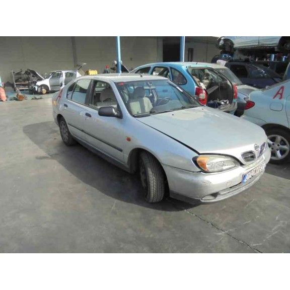 nissan primera berlina (p11) del año 2000