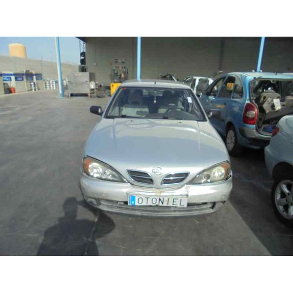 nissan primera berlina (p11) del año 2000