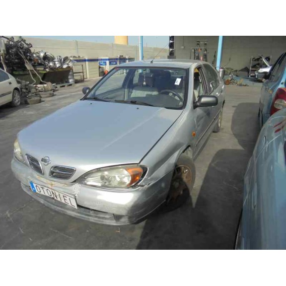 nissan primera berlina (p11) del año 2000
