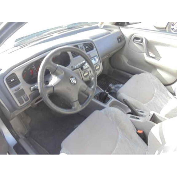 nissan primera berlina (p11) del año 2000