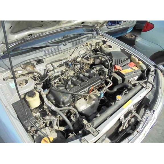 nissan primera berlina (p11) del año 2000