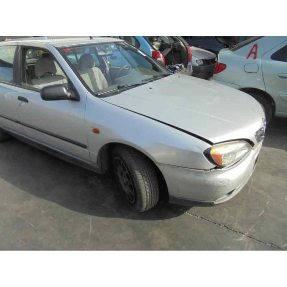 nissan primera berlina (p11) del año 2000
