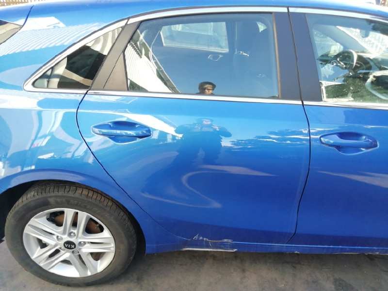 Recambio de puerta trasera derecha para kia ceed drive referencia OEM IAM  TOCADA 