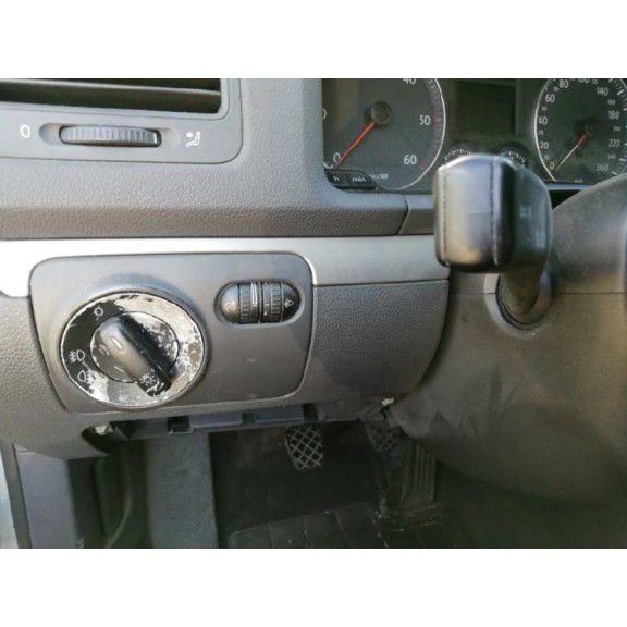 volkswagen golf v berlina (1k1) del año 2004