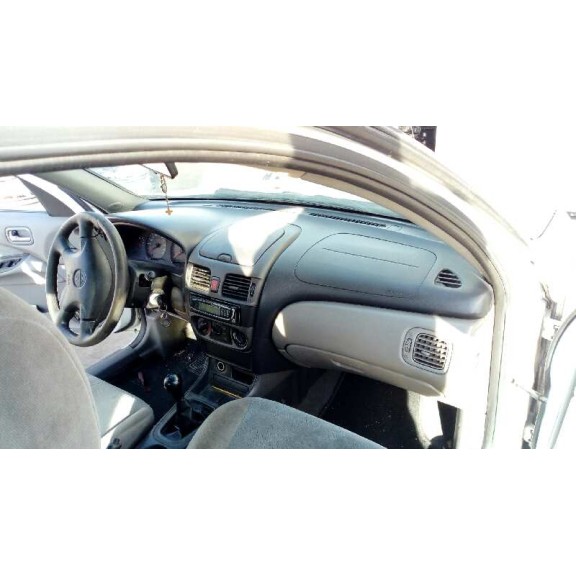 nissan almera (n16/e) del año 2000