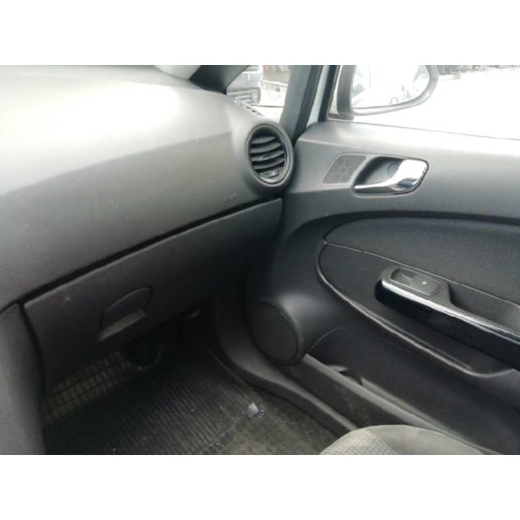 opel corsa d del año 2012