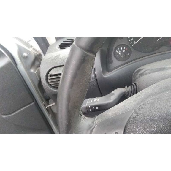 opel corsa c del año 2003