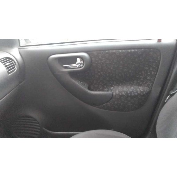 opel corsa c del año 2003