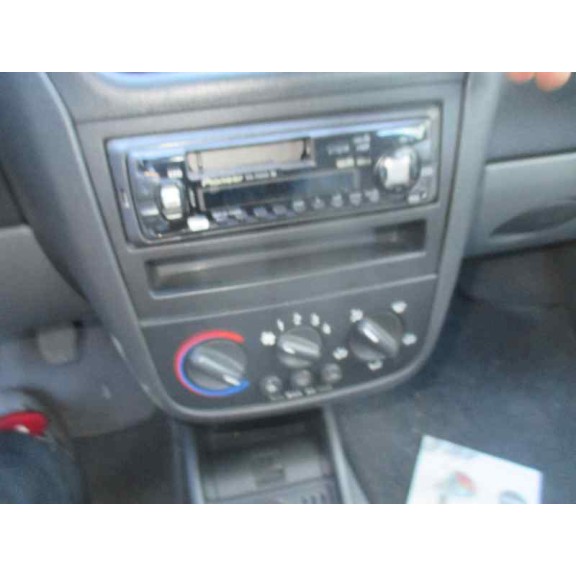 opel corsa c del año 2001