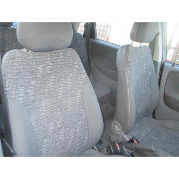 opel corsa c del año 2001