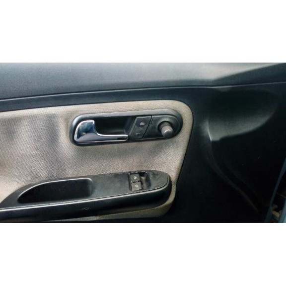 seat ibiza (6l1) del año 2002