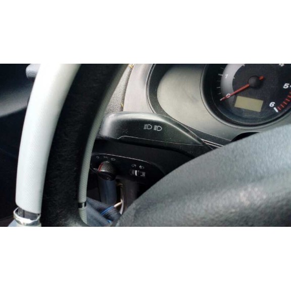 seat ibiza (6l1) del año 2002