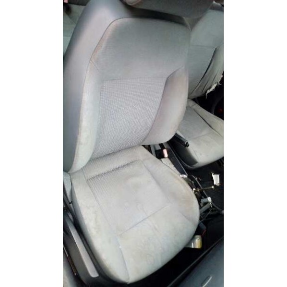 seat ibiza (6l1) del año 2002