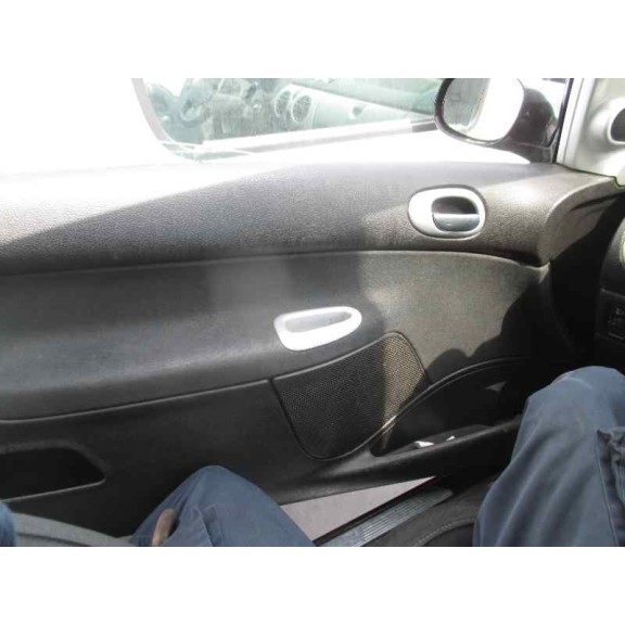 peugeot 206 berlina del año 2003