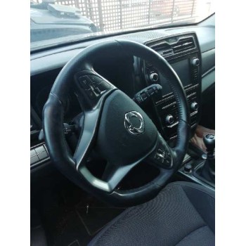 Recambio de volante para ssangyong tivoli referencia OEM IAM 4617035150 SIN AIRBAG 