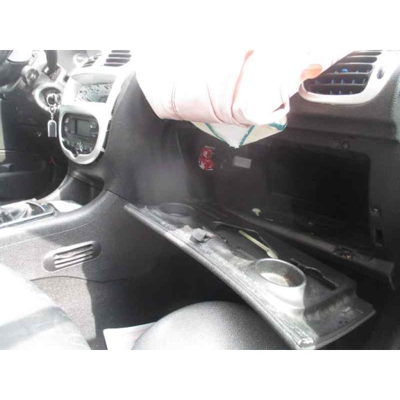 peugeot 206 berlina del año 2003