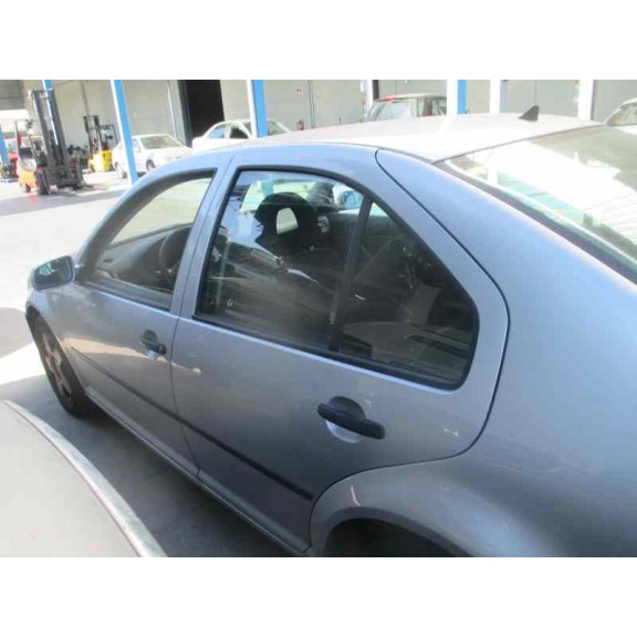 volkswagen bora berlina (1j2) del año 2001