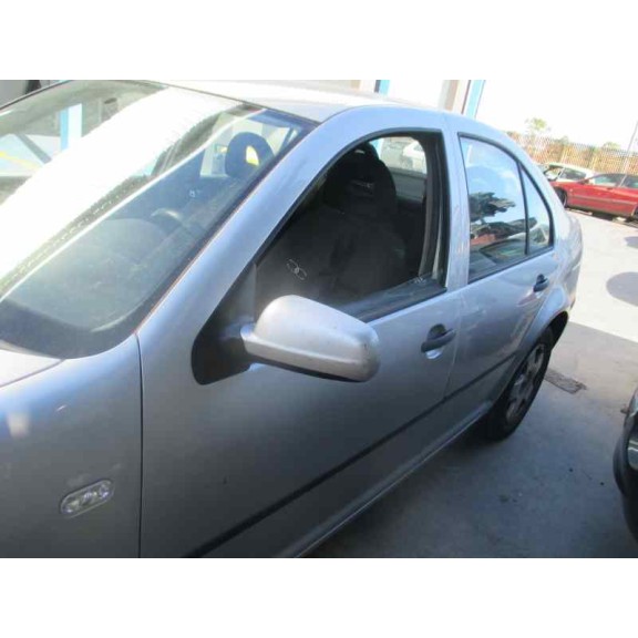 volkswagen bora berlina (1j2) del año 2001